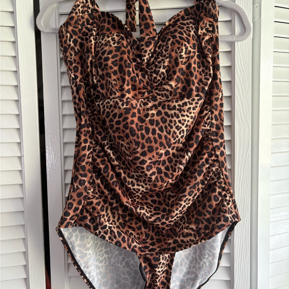 Ruby Ribbon Leopard print size 16 NWT